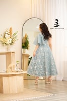 فستان سماوي بتطريز كامل