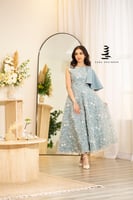فستان سماوي بتطريز كامل