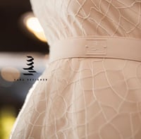 فستان بيج بتطريز كامل