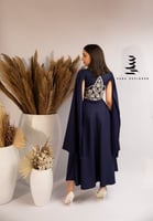 فستان كحلي بتطريز