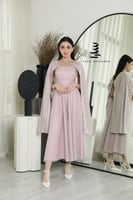 فستان وردي بتطريز الاكمام