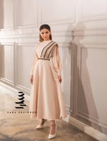 فستان بيج بتطريز اسود