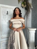 فستان بيج مزين بالشك