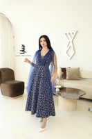 فستان كحلي بتطريز كامل