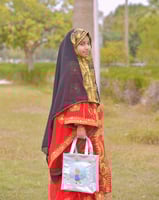 نشل فاخر يوم التأسيس باللون الأحمر