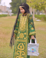 نشل فاخر يوم التأسيس باللون الأخضر