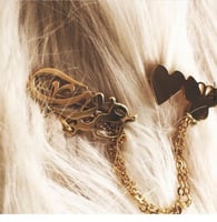 بروشين اسم مع قلب وفراشه