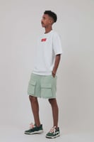 تيشرت اوفر سايز ابيض S-157 بطبعة “الفتاة السمراء”