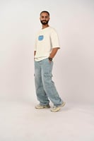 تيشرت اوفر سايز ابيض لوقو ازرق