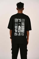 تيشرت اوفر سايز اسود بطبعة خطوط