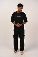 تيشرت اوفر سايز اسود بطبعة خطوط