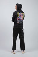 هودي اوفر سايز اسود بطبعة رجل الفضاء