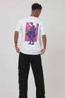 تيشرت اوفر سايز ابيض بطبعة فتى الساموراي S-155