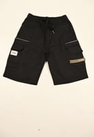 شورت اسود بجيوب