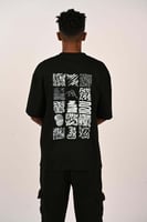 تيشرت اوفر سايز اسود بطبعة خطوط