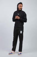 هودي اوفر سايز اسود بطبعة رجل الفضاء