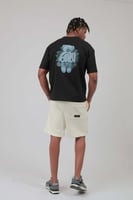 تيشيرت اوفر سايز أسود بطبعة “BE KIND”