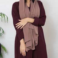 عباية ملونة للسفر عودي دم الغزال موديل Z2002