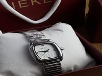 ساعة نسائية فاخرة موديل 517