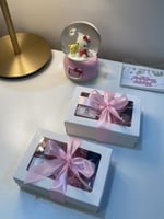 عطر + مناكير