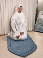سجادة صلاة سماوي و شرشف صلاة سكري