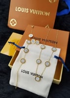 طقم حلق وسلسال واسواره لويس فيتون