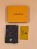 محفظة لويس فيتون