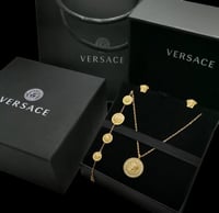 طقم سلسال مع حلق وأسوارة من فيرزاتشي