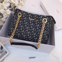 شنطة نسائية دكني DKNY