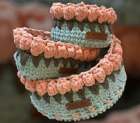 سلة للورد او التوزيعات صغيرة