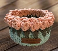 سلة للورد او التوزيعات صغيرة