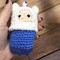 علاقة بشكل دميم