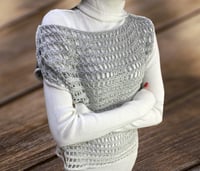 بلوزة نسائية