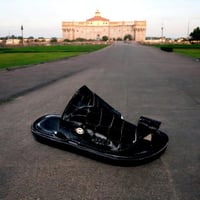 حذاء شرقي ارتفاع وسط