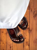 مطرز شرقي ارتفاع وسط بني