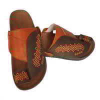 حذاء شرقي - مطرز حفر مخمل