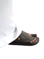 حذاء شرقى -رصاصى سادة - ارتغاع وسط وطني