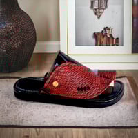 حذاء شرقي - نقش الثعبان احمر × اسود لماع وطني