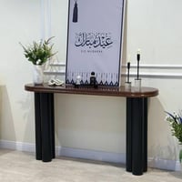 مدخل إستقبال سطح خشب بني