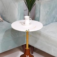 طاولة خدمة ملكية