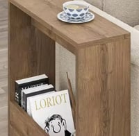 طاولة جانبيه بتصميم فريد