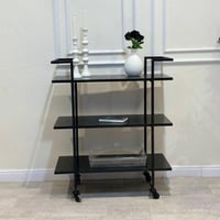 عربية تقديم سطح خشب اسود