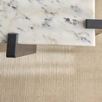 طاولة كنب جانبية بسطح رخام