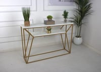 مدخل حديد سطح خشب شبيه بالرخام ابيض