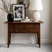 طاولة كونسول عصرية