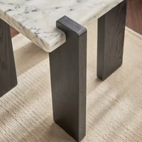 طاولة كنب جانبية بسطح رخام