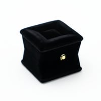 خاتم فضة سادة بحجر أسود - مربع