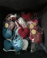 ميدالية سيارة أو شنطة