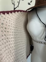 شال حبات الورد