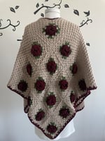 شال حبات الورد